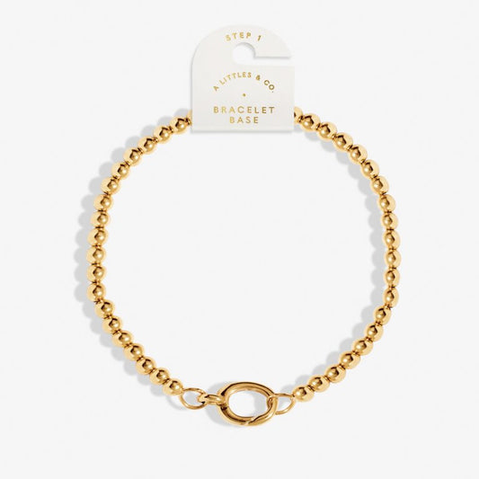 1 Charm Clasp 4mm Stretch Bracelet in Gold-Tone Plating