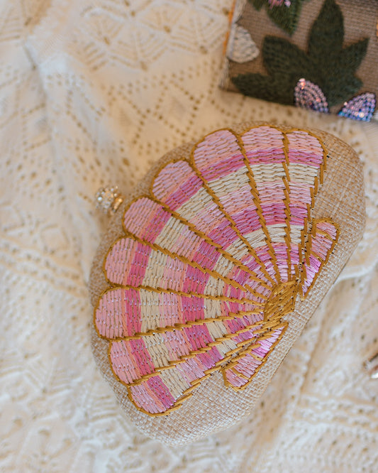 Seashell Kiss Clutch