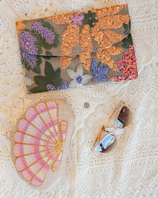 Seashell Kiss Clutch