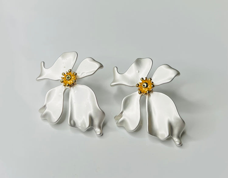 Brylin - Matte Silver Flower Earring